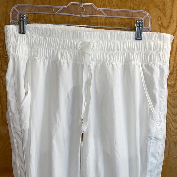 Lululemon Tearaway Pant - Picture 4 of 9